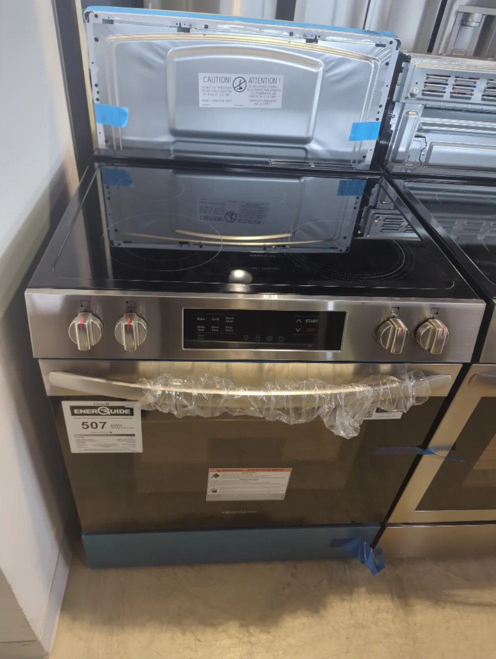 FCFE306CAS - RANGES - Frigidaire - Electric - Stainless Steel - Open Box - Image 2
