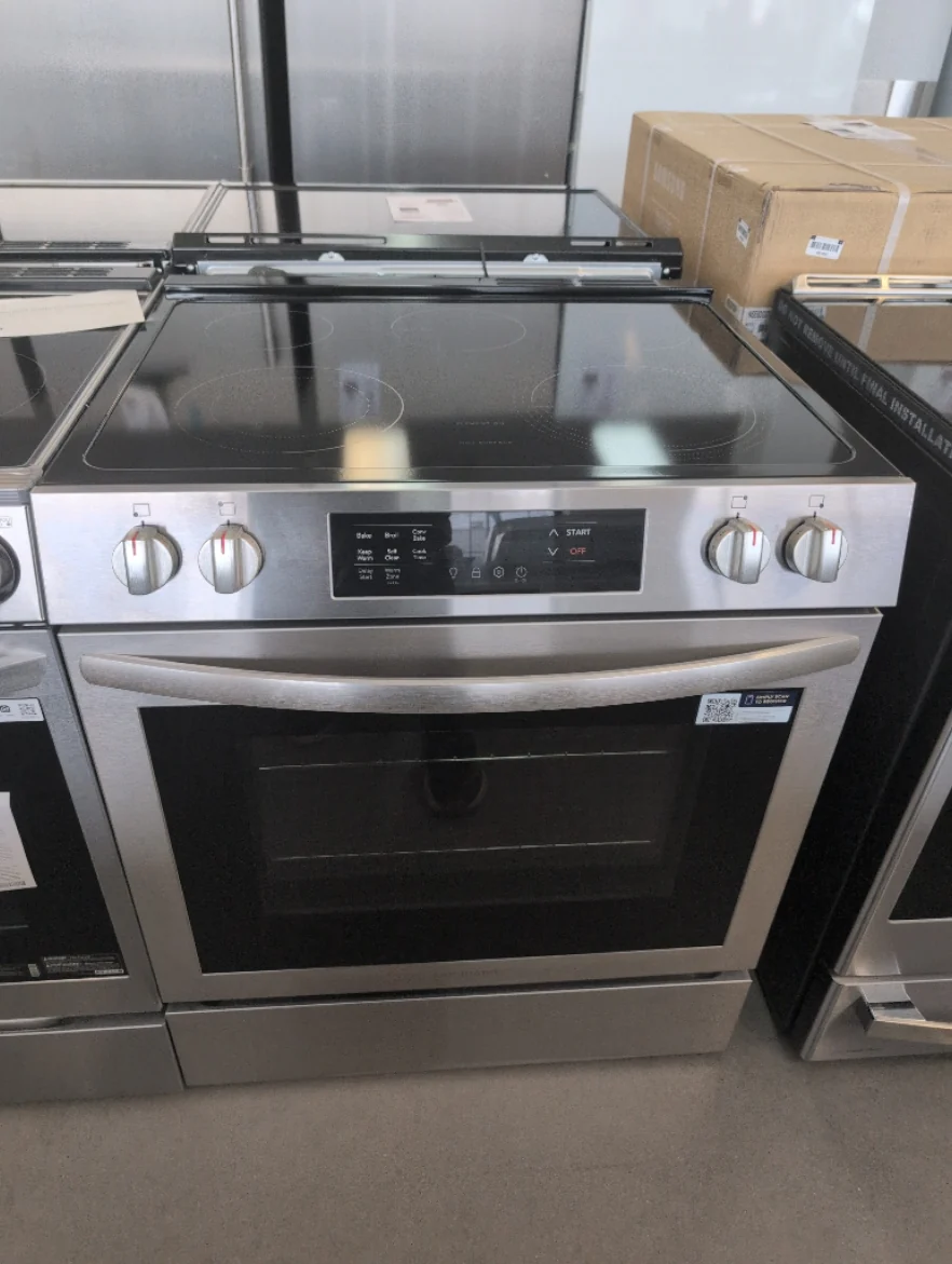 FCFE308CAS - RANGES - Frigidaire - Electric - Stainless Steel - Open Box - Image 2