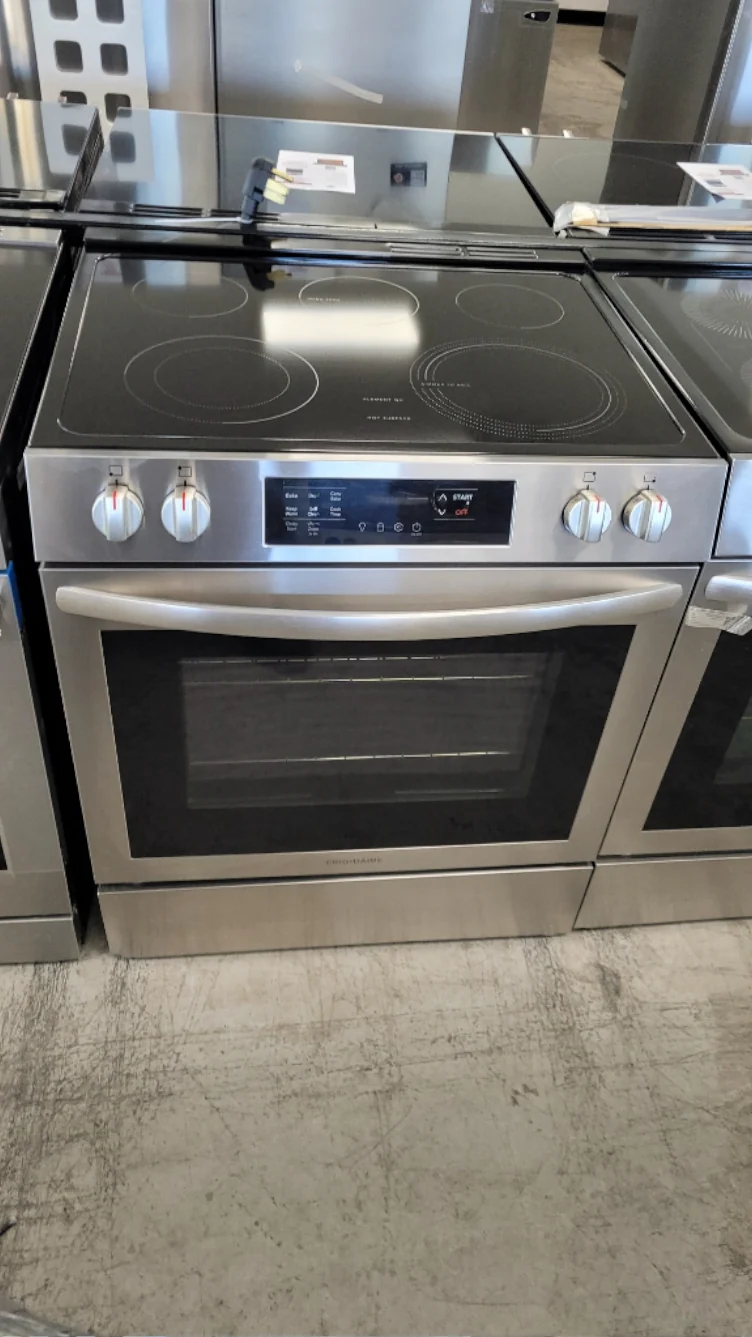 FCFE308CAS - RANGES - Frigidaire - Electric - Stainless Steel - Open Box - Image 2