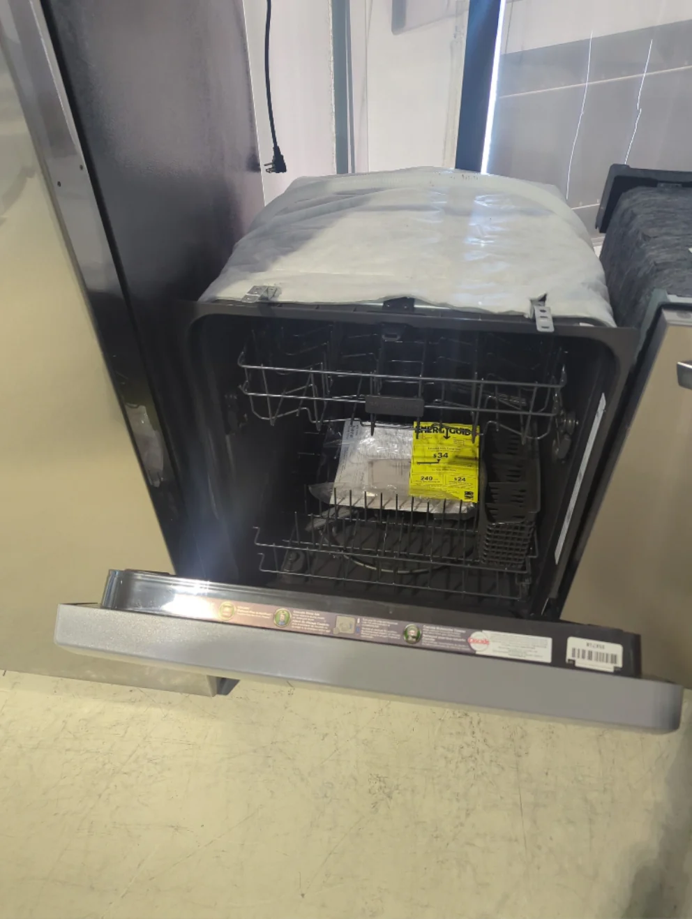 FDPC4314AS - DISHWASHERS - Frigidaire - Front Controls Single Drawer - Stainless Steel - Open Box - Image 3