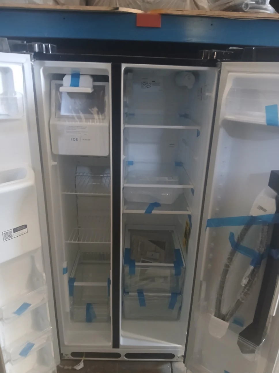 FRSS2323AD - REFRIGERATORS - Frigidaire - Side by Side - Black Stainless - Open Box - Image 2