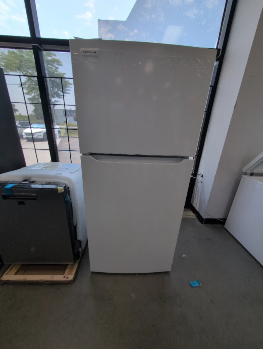 FRTE1835AW - REFRIGERATORS - Frigidaire - Top Freezer - White - Open Box - Image 3