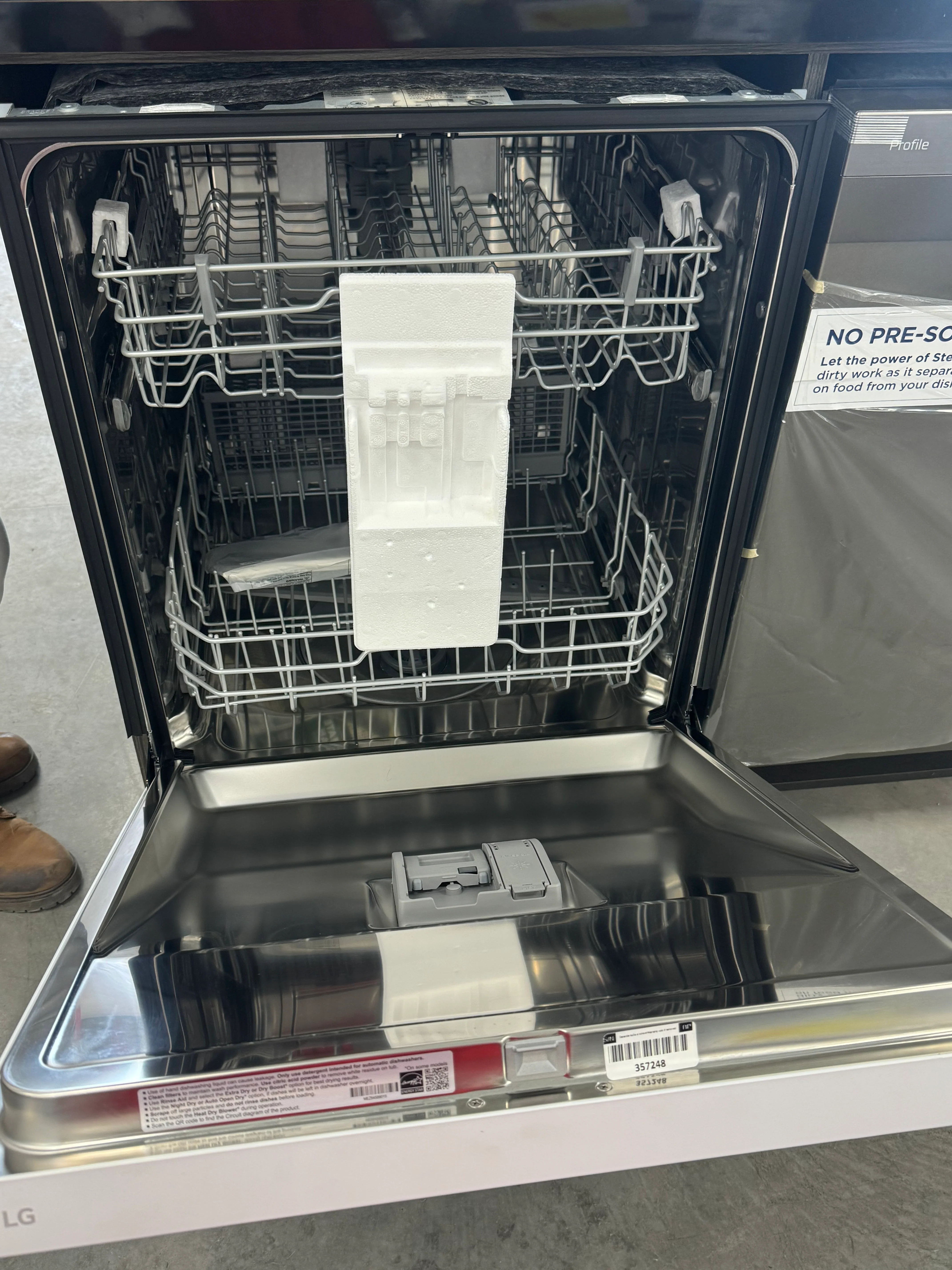 LDFC2423W - DISHWASHERS - LG - Front Controls Single Drawer - White - Open Box - Image 3