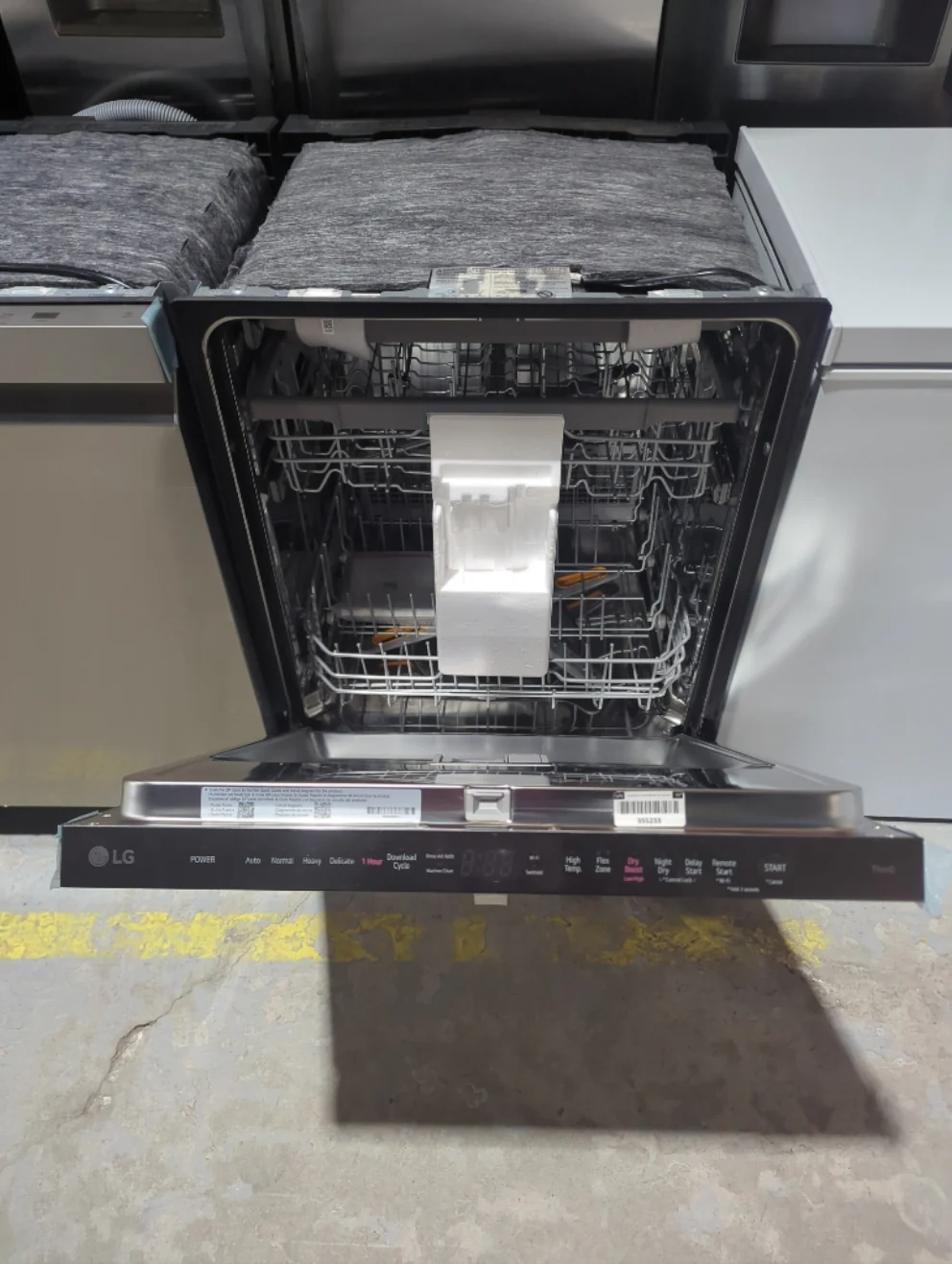 LDPH5554D - DISHWASHERS - LG - Top Controls - Stainless Steel - Open Box - Image 3