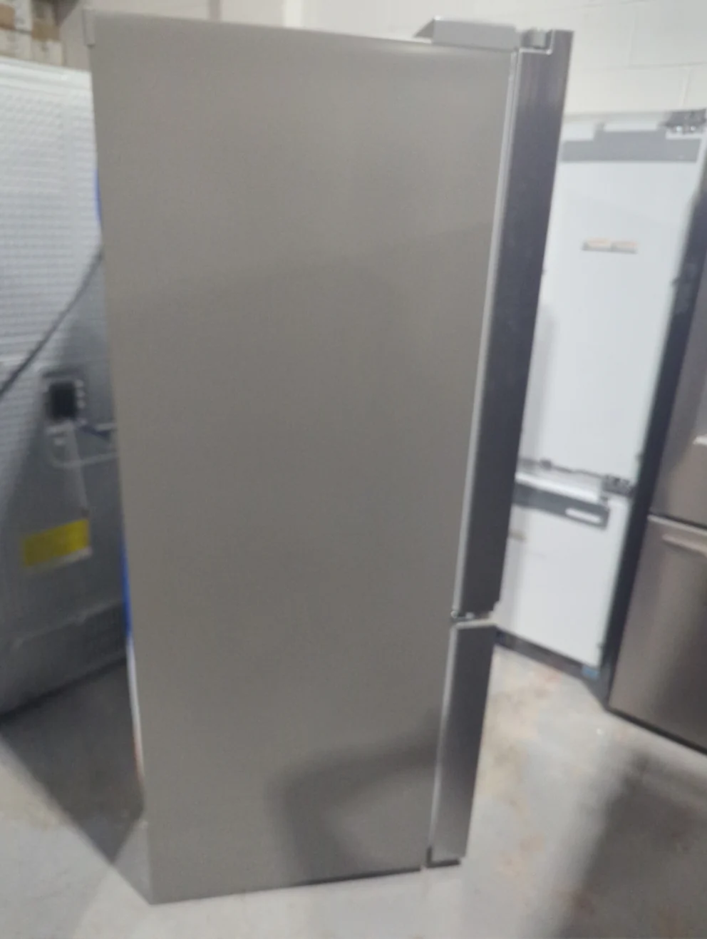 LF20C6330S - REFRIGERATORS - LG - French 3-Door - Stainless Steel - Open Box - Image 4