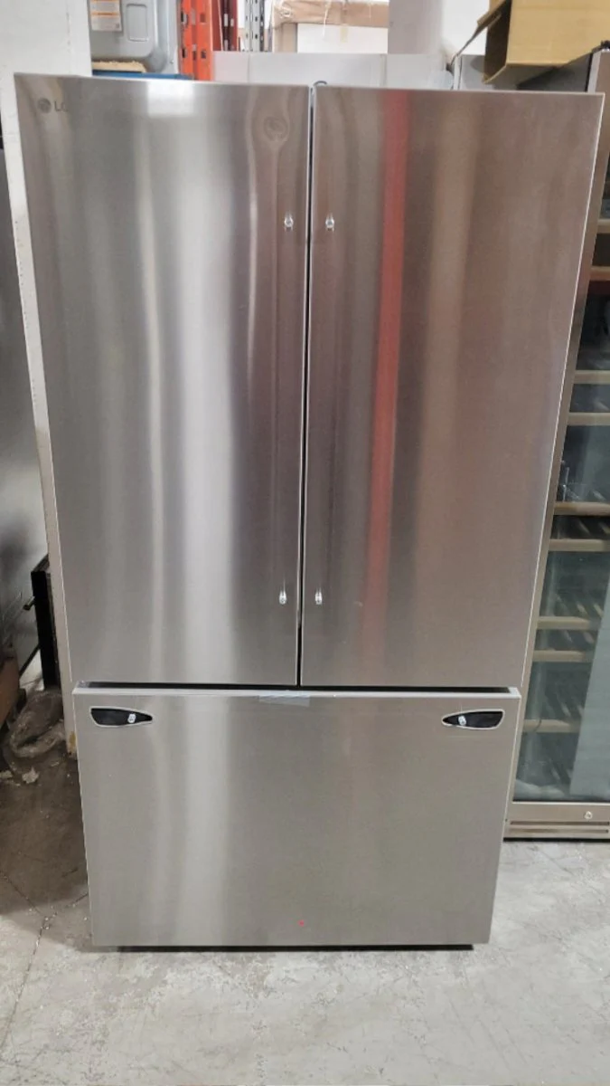 LRFLS3206S - REFRIGERATORS - LG - French 3-Door - Stainless Steel - Open Box - Image 2
