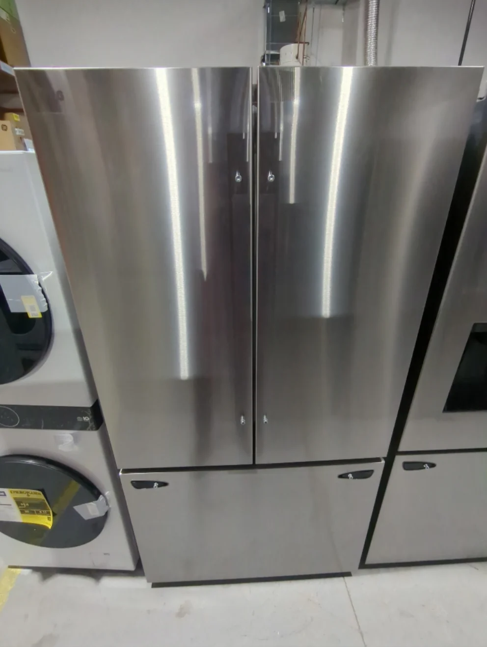 LRFLS3206S - REFRIGERATORS - LG - French 3-Door - Stainless Steel - Open Box - Image 2