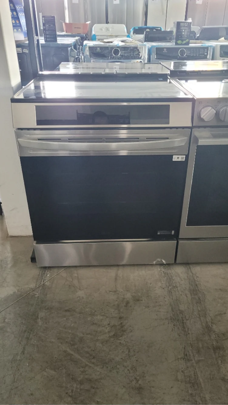 LSIL633CFE - RANGES - LG - Electric - Stainless Steel - Open Box - Image 2