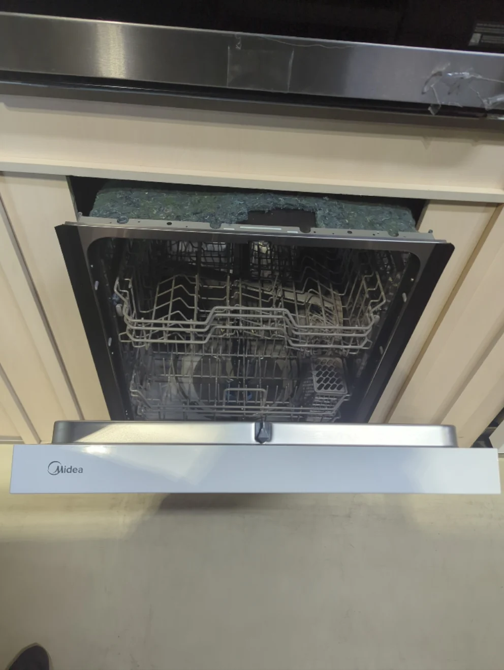 MDF24P1BWW - DISHWASHERS - Midea - Top Controls - White - Open Box - Image 3