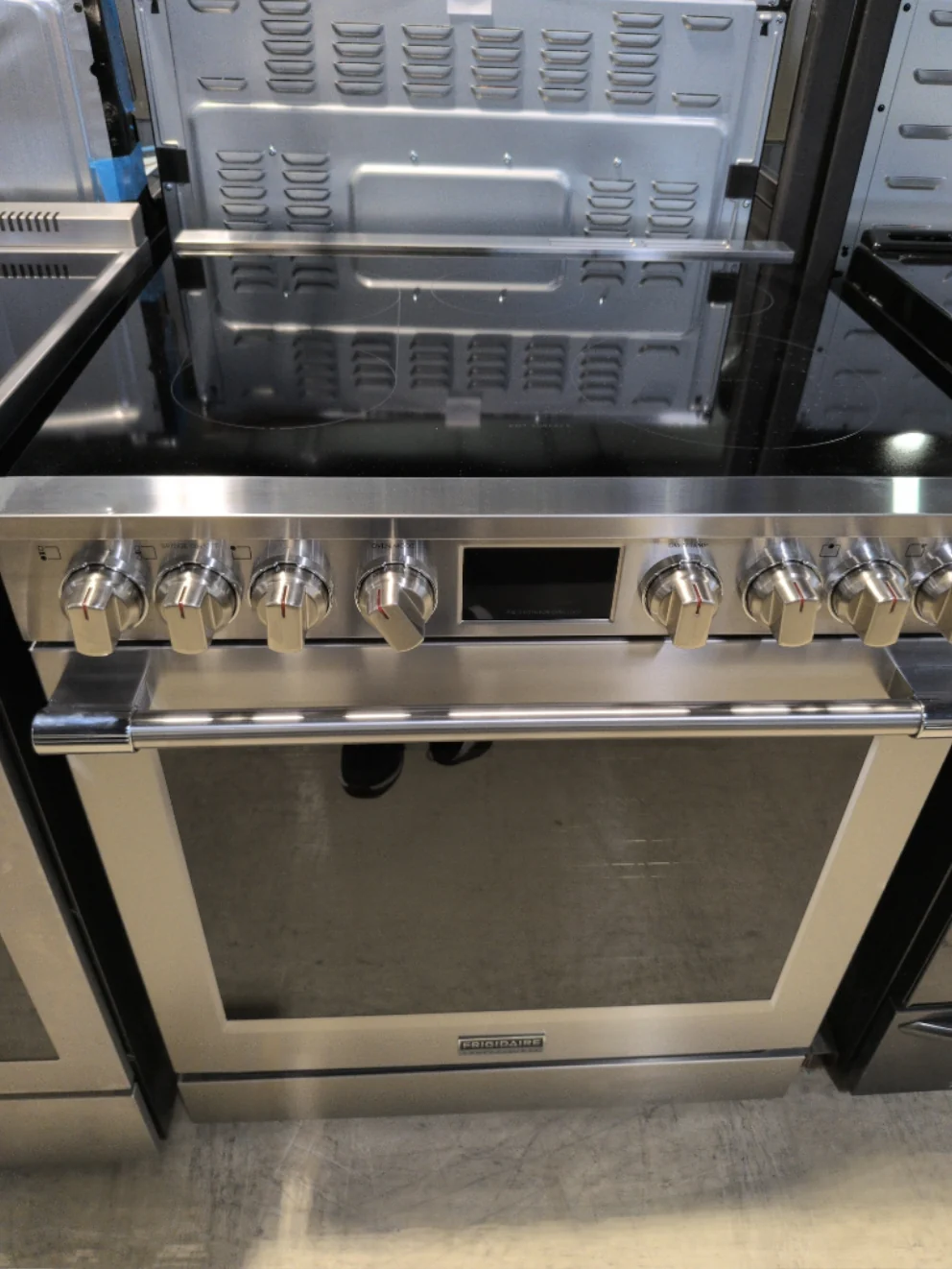 PCFE308CAF - RANGES - Frigidaire Professional - Electric - Stainless Steel - Open Box - Image 2