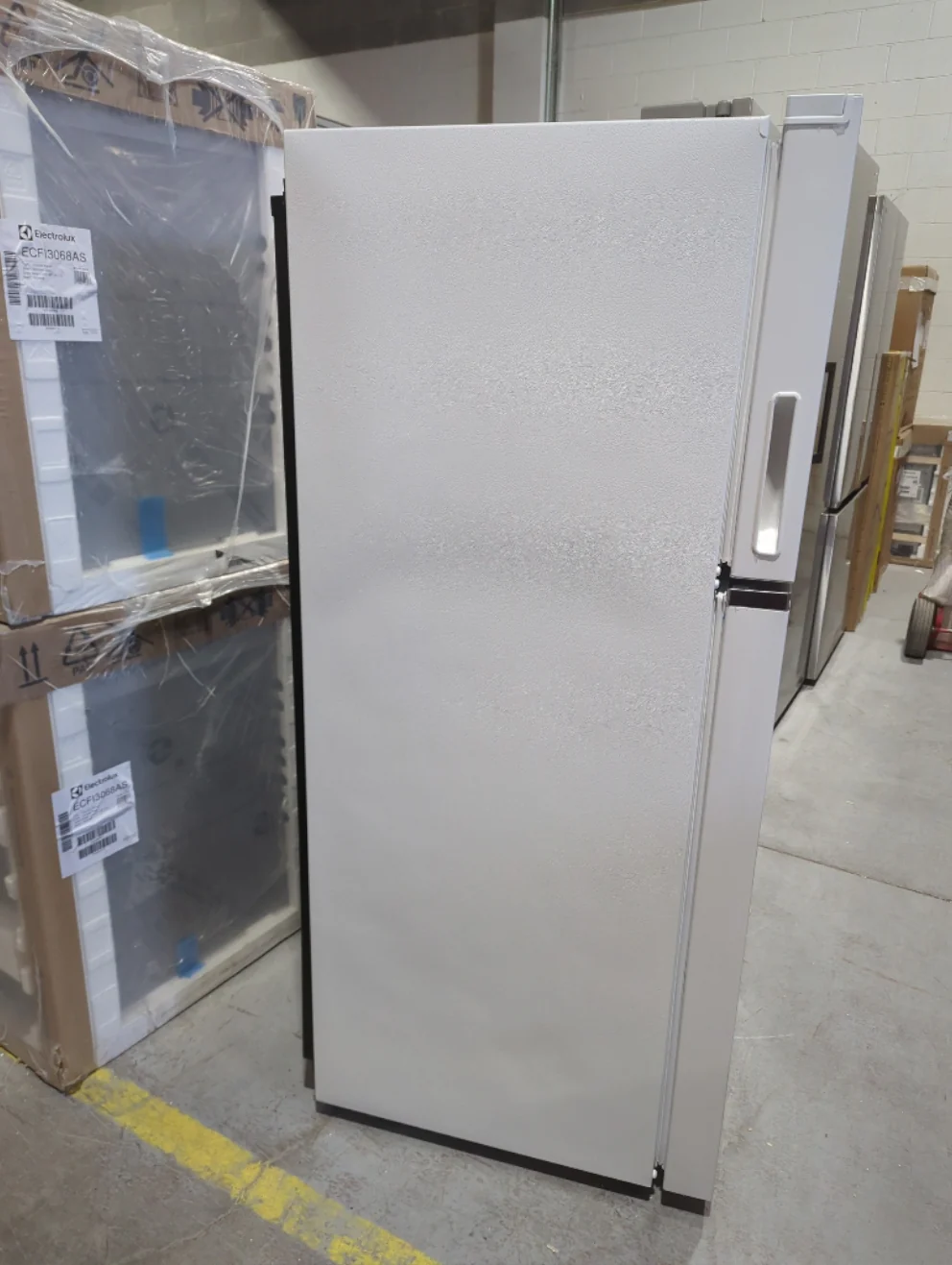 WRT112CZJW - REFRIGERATORS - Whirlpool - Top Freezer - White - Open Box - Image 5